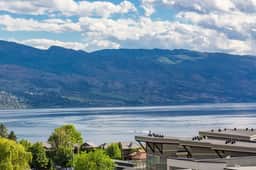 Bright 2BR Lake View Condo at Aqua, Kelowna - Image 3