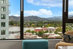 New Lakefront Aqua Condo · Lake & Mountain Views - Image 4