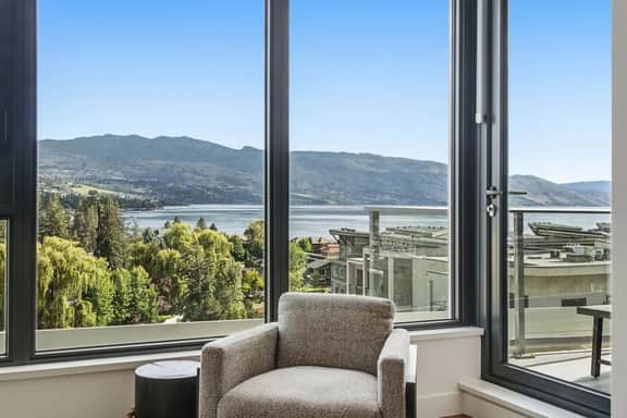 Bright 2BR Lake View Condo at Aqua, Kelowna - Image 5