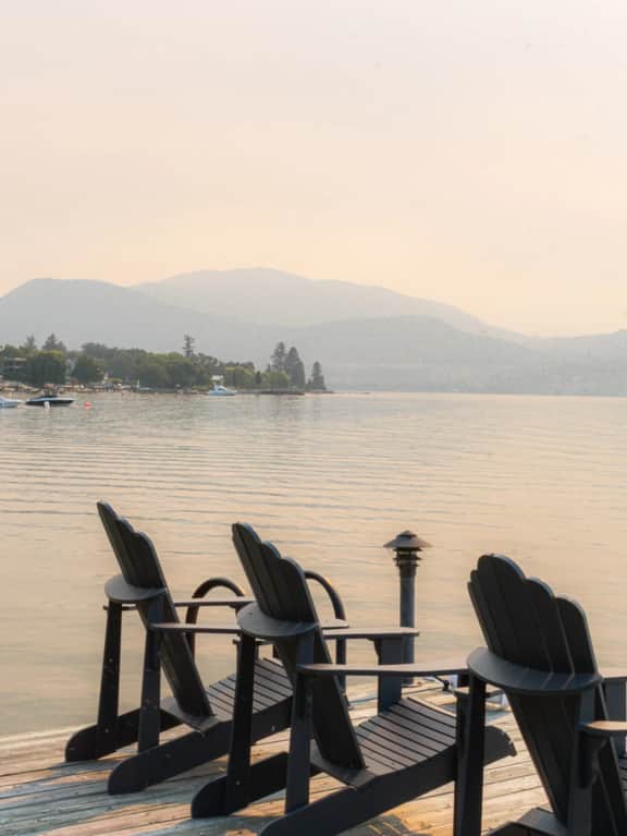 Stunning Lakefront Cabin in Heart of Naramata Village - Image 2