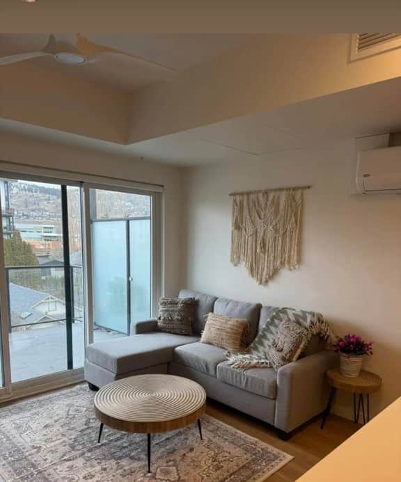 Stylish 2BR Condo, Downtown Kelowna, Balcony - Image 4