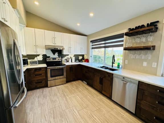 Spacious family home in Kelowna's Lower Mission. - Image 4