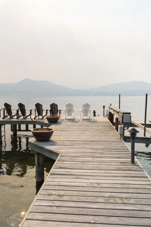 Stunning Lakefront Cabin in Heart of Naramata Village - Image 1