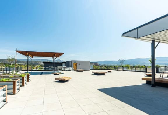 Stylish 2BR Condo, Downtown Kelowna, Balcony - Image 1